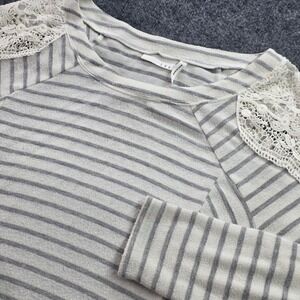 LUQ Top Long Sleeve Lace Shoulder Stripe Knit Shirt Gray White Large Womens L